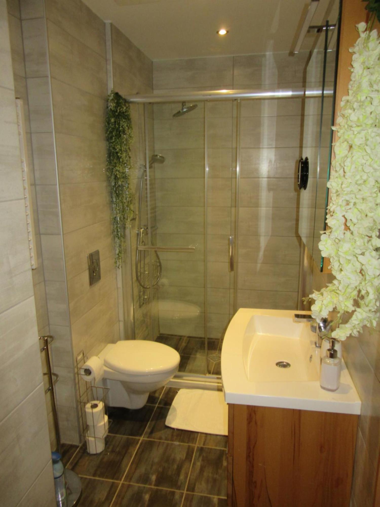 Zafir Sziget Apartman Sarvar Ngoại thất bức ảnh