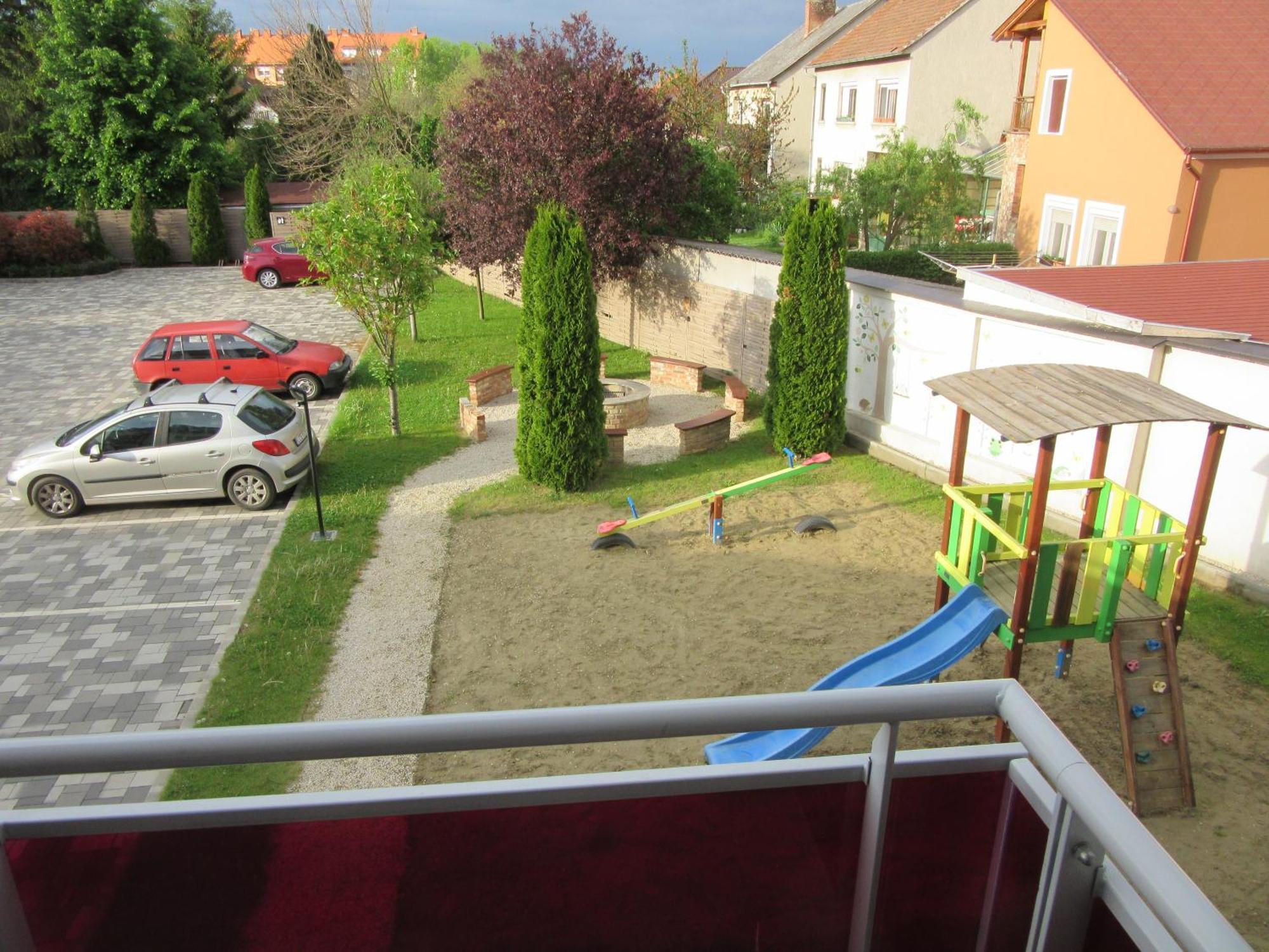 Zafir Sziget Apartman Sarvar Ngoại thất bức ảnh